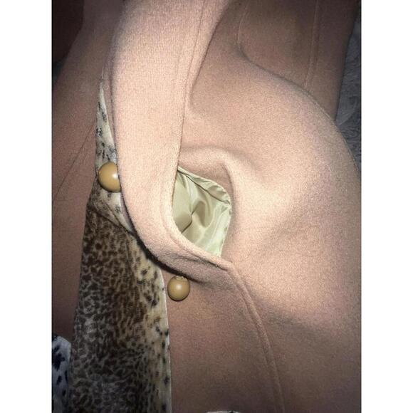 Chic Vintage Glamour: 1960s Camel Coat with Faux Leopard Fur Trim, S/M - Picture 13 of 15